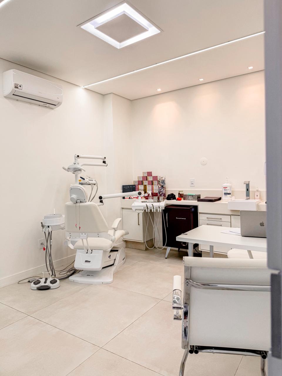 Consultório moderno.